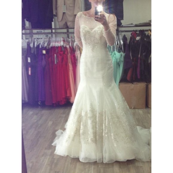 NEW Alfred Angelo Long Sleeve Lace Wedding Dress, Ivory Size 4, Mermaid - Picture 8 of 12